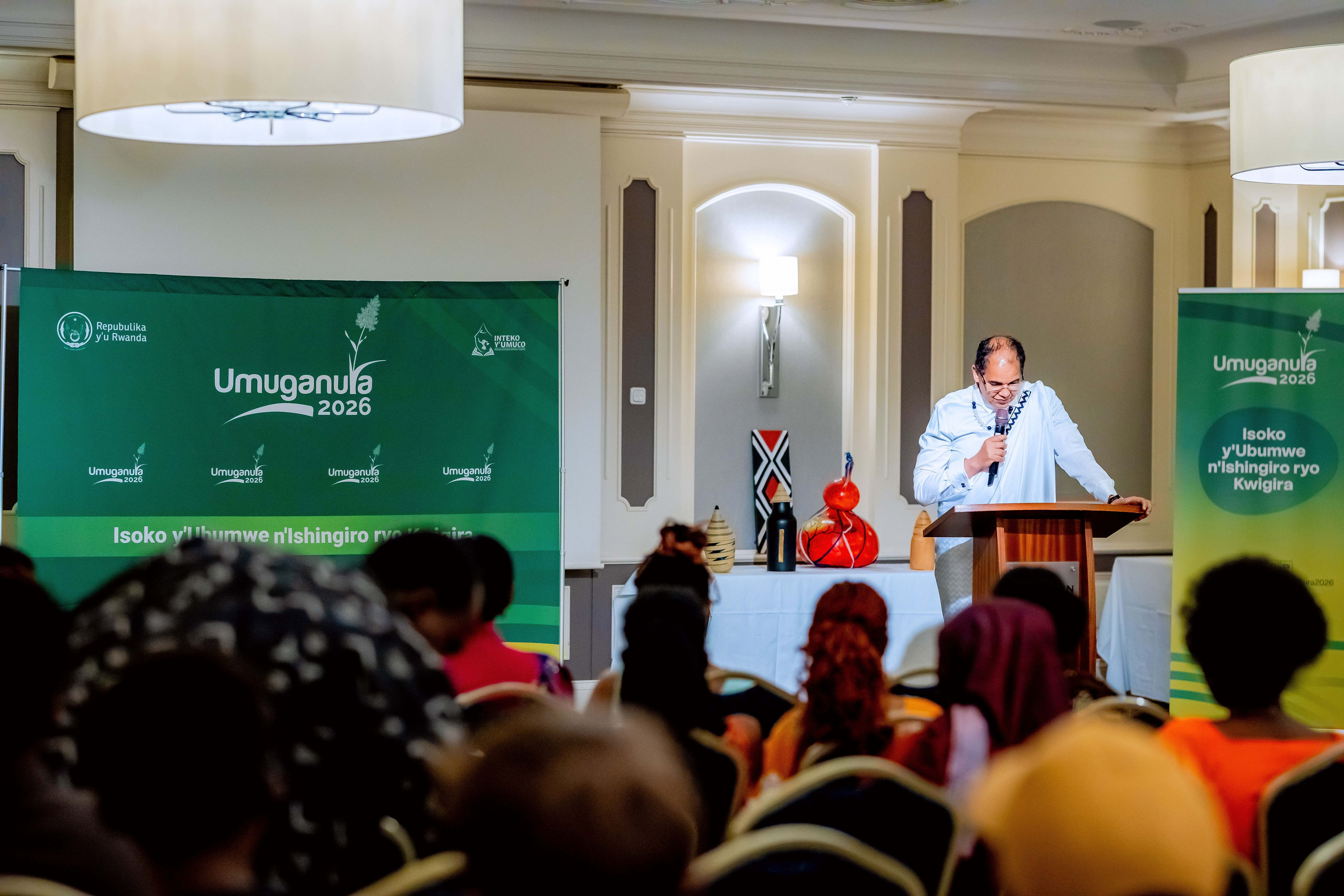 Ambassador Igor Cesar addressing attendees